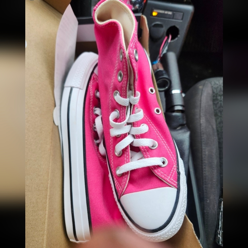 Converse Hot Pink Chuck Taylor - Picture 4 of 5